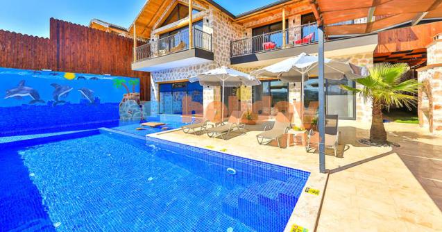 Antalya Kaş Patara mevkiinde konumlanan Villa Teciroğlu 1 Kapalı Isıtma Havuz,Sauna,Hamam özelliğiyle üç yatak odalı altı kişilik kapasiteli Kiralık villamızdır.